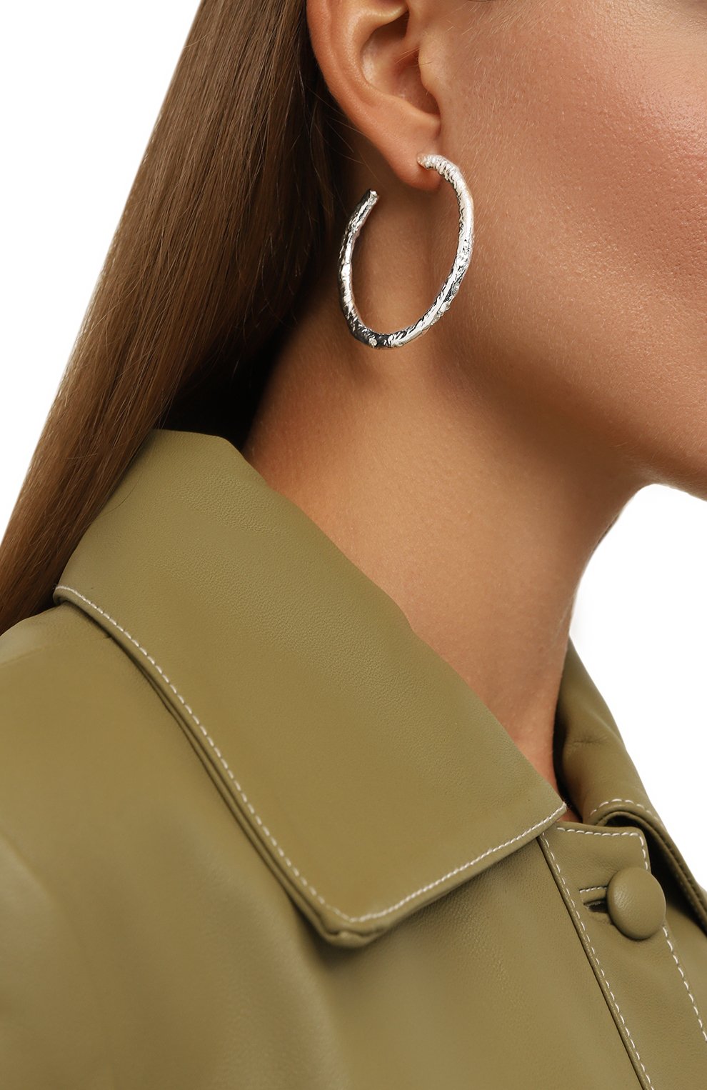 Серьги papua ii SEVENWORLDS серебряного цвета по цене 18000 руб., арт. SW305/2, фото 2 Серьги papua ii SEVENWORLDS, арт. SW305/2, фото 2