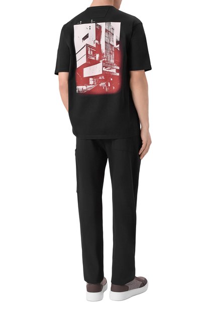 Хлопковая футболка C.P. COMPANY черного цвета по цене 19300 руб., арт. 19CLTS057A006370W, фото 2 Хлопковая футболка C.P. COMPANY, арт. 19CLTS057A006370W, фото 2