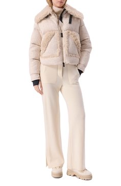 Женский пуховик stowe MONCLER GRENOBLE кремового цвета, арт. 1A000-45-597TP | Фото 2 (Длина (верхняя одежда): Короткие; Материал подклада: Синтетический материал; Рукава: Длинные; Стили: Кэжуэл; Кросс-КТ: Пуховик; Материал внешний: Синтетический материал)