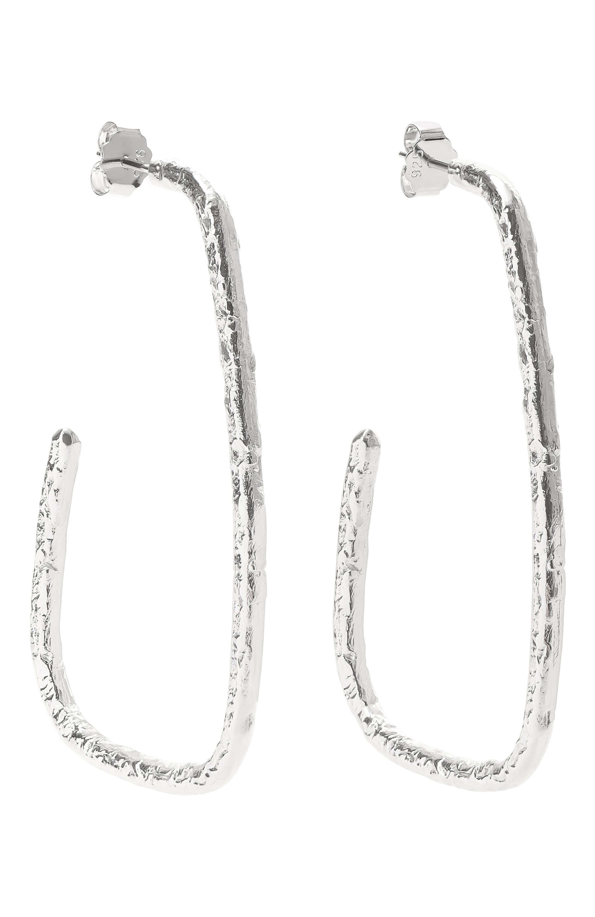 Серьги false circle SEVENWORLDS серебряного цвета по цене 20500 руб., арт. SW704/2, фото 3 Серьги false circle SEVENWORLDS, арт. SW704/2, фото 3