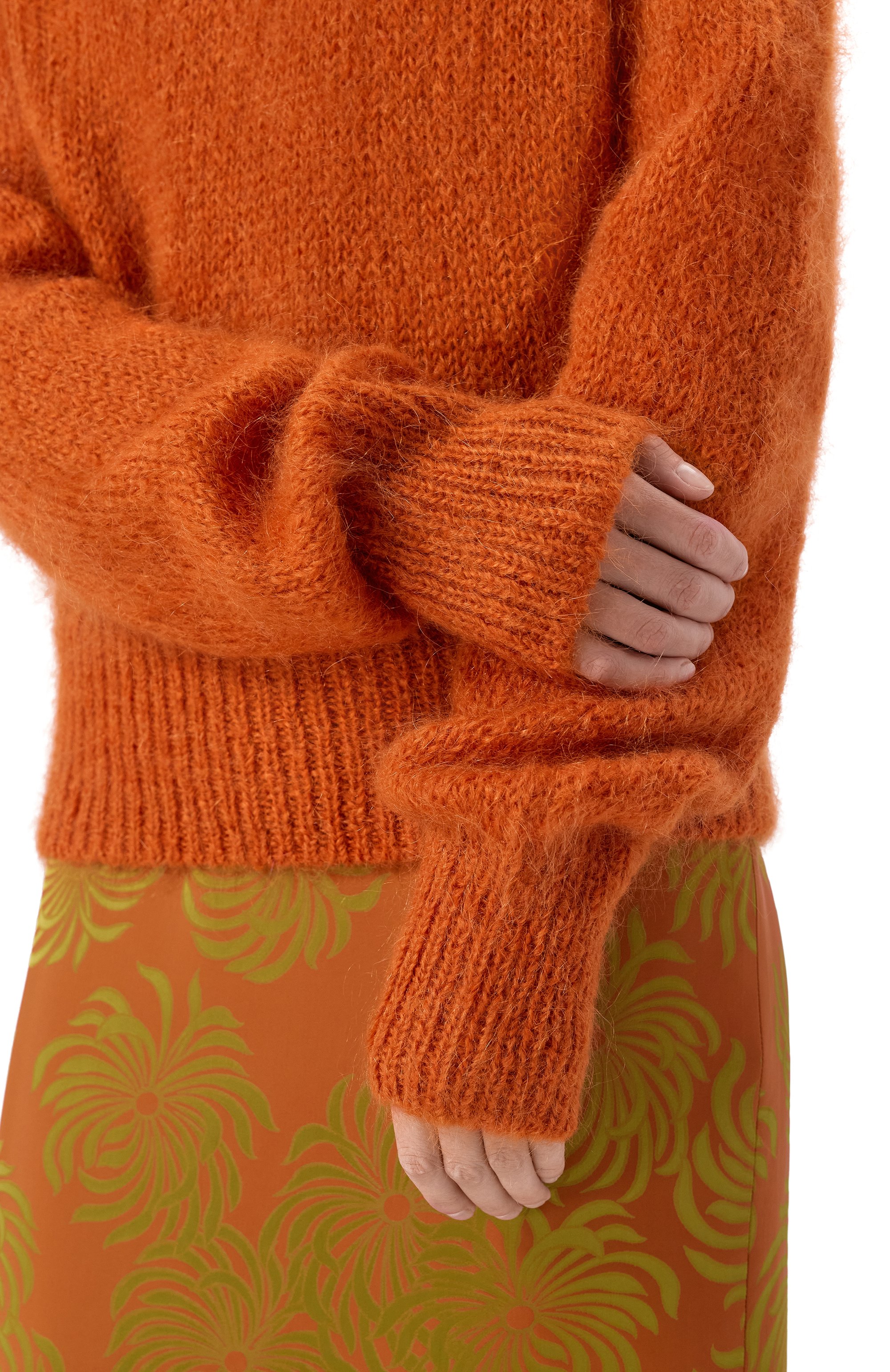 Шерстяной свитер DRIES VAN NOTEN оранжевого цвета по цене 86500 руб., арт. 252-011249-2733, фото 5 Шерстяной свитер DRIES VAN NOTEN, арт. 252-011249-2733, фото 5