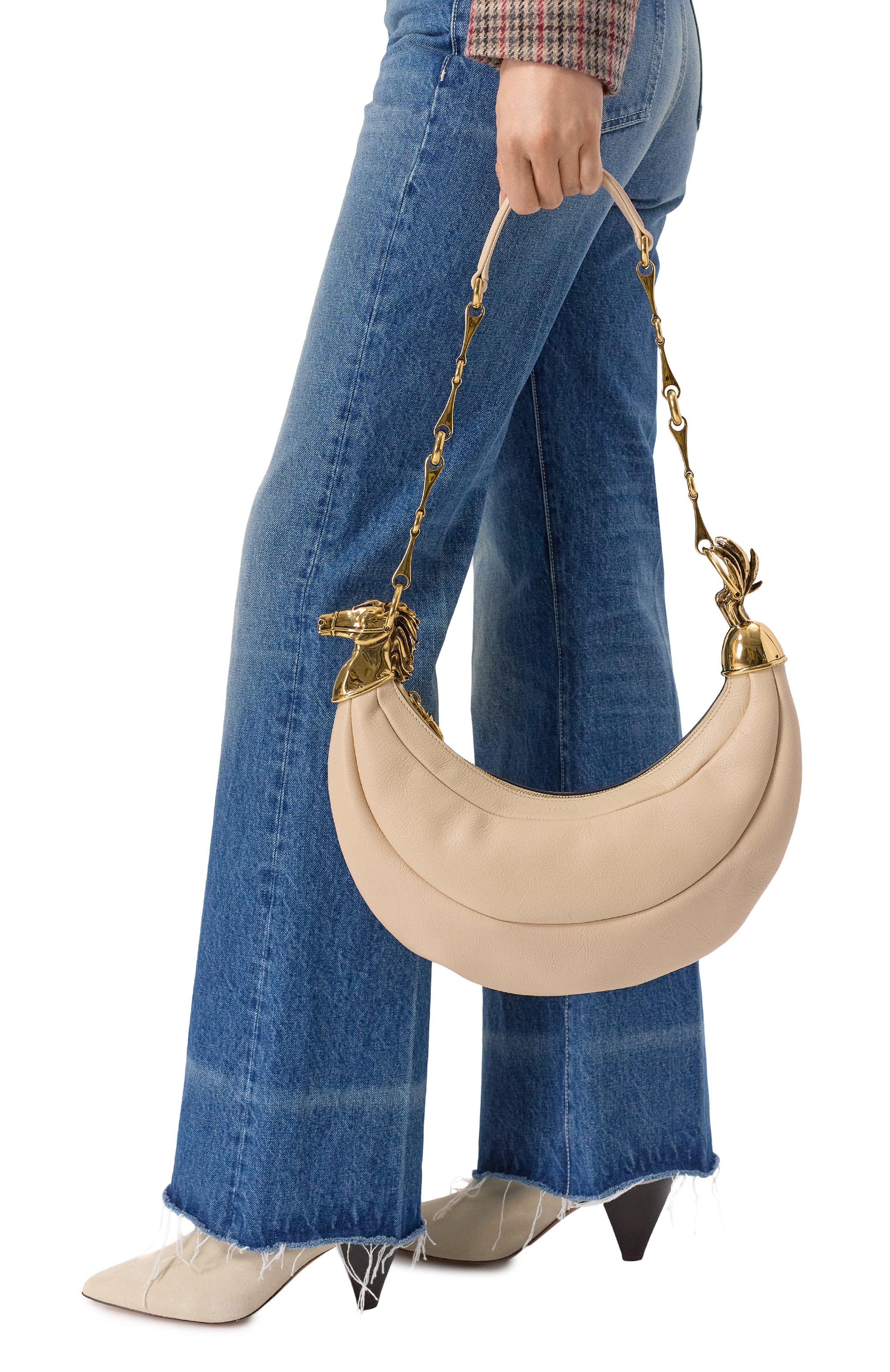 Сумка chain horse CHLOÉ кремового цвета по цене 598000 руб., арт. CHC24AS354N86, фото 2 Сумка chain horse CHLOÉ, арт. CHC24AS354N86, фото 2