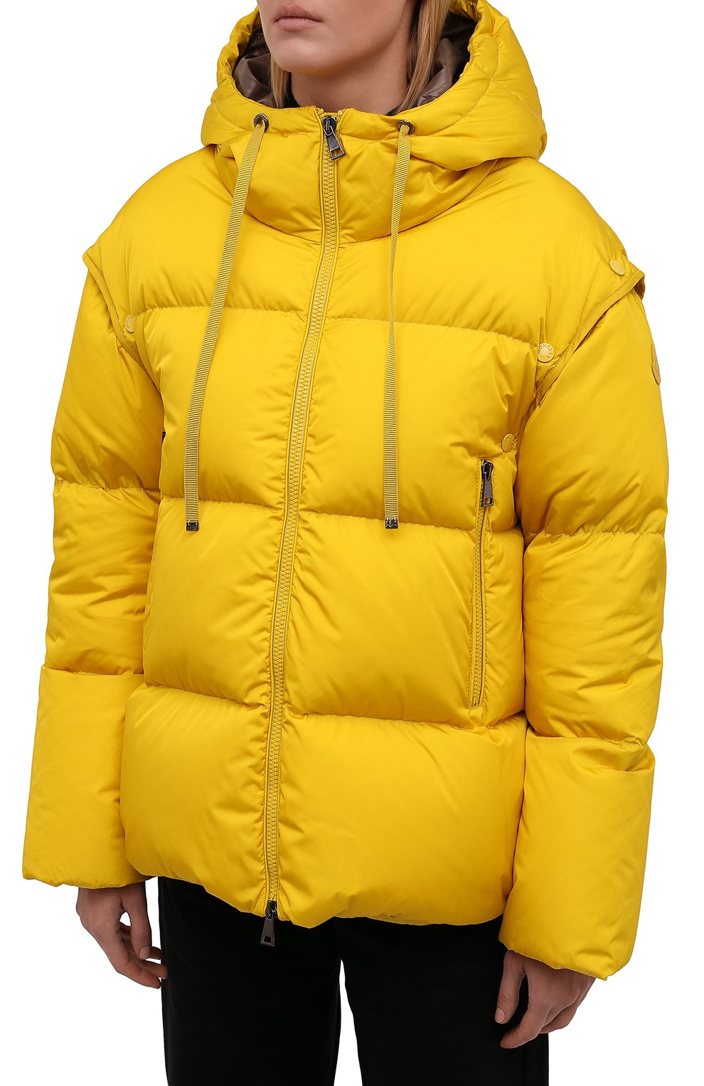 Пуховик MONCLER желтого цвета по цене 160500 руб., арт. G2-093-1A000-08-54155, фото 3 Пуховик MONCLER, арт. G2-093-1A000-08-54155, фото 3