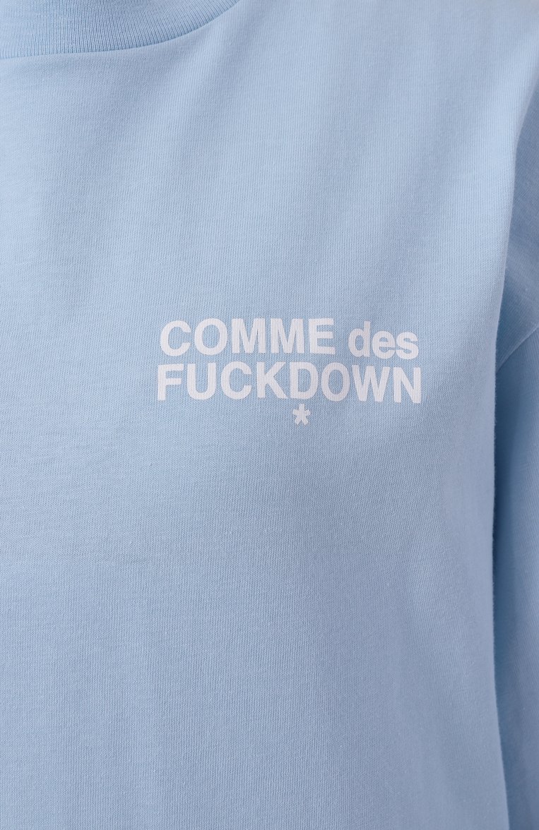 Женская хлопковая футболка COMME DES FUCKDOWN голубого цвета, арт. CFABW01316 | Фото 6 (Материал внешний: Хлопок; Длина (для топов): Стандартные; Рукава: Короткие; Принт: С принтом; Женское Кросс-КТ: Футболка-одежда; Стили: Спорт-шик)