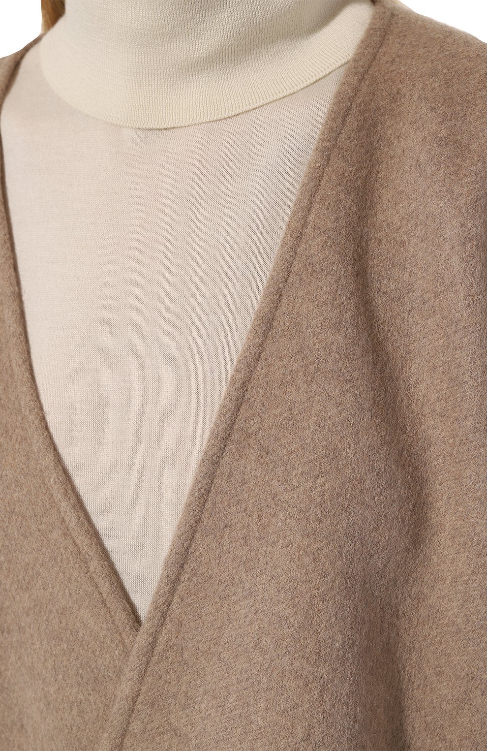 Шерстяная накидка LORENA ANTONIAZZI бежевого цвета по цене 86850 руб., арт. A23230SP20A/9999, фото 5 Шерстяная накидка LORENA ANTONIAZZI, арт. A23230SP20A/9999, фото 5