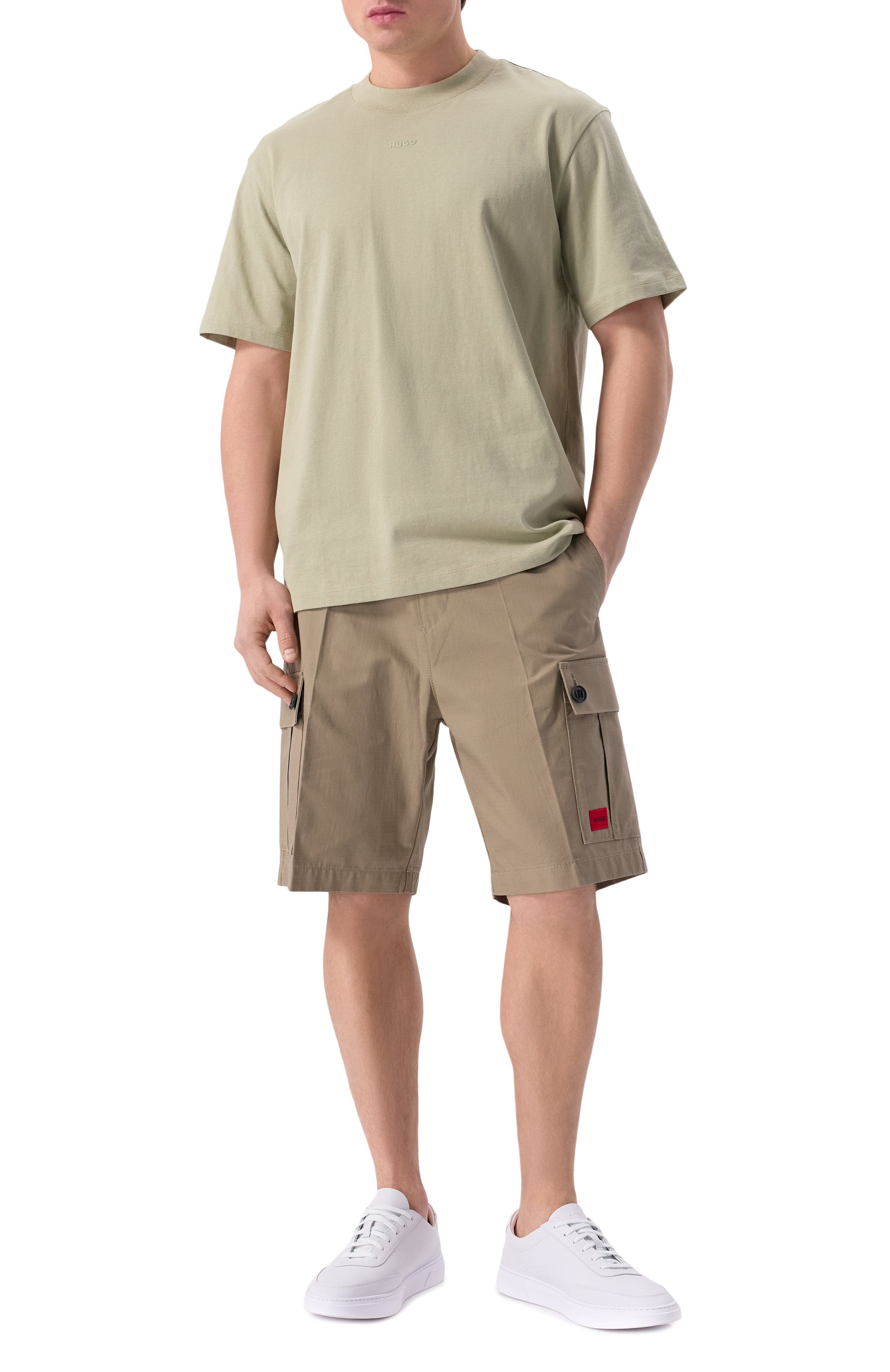 Хлопковая футболка HUGO светло-зеленого цвета по цене 7490 руб., арт. 50488330, фото 2 Хлопковая футболка HUGO, арт. 50488330, фото 2