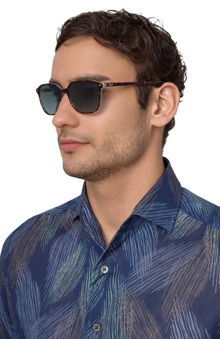 Женские солнцезащитн�ые очки RAY-BAN голубого цвета, арт. 2193-13163M | Фото 2 (Нос: Не проставлено; Региональные ограничения белый список (Axapta Mercury): Не проставлено; Тип очков: С/з; Материал: Пластик; Кросс-КТ: С/з-унисекс; Очки форма: Квадратные; Оптика Гендер: оптика-унисекс)