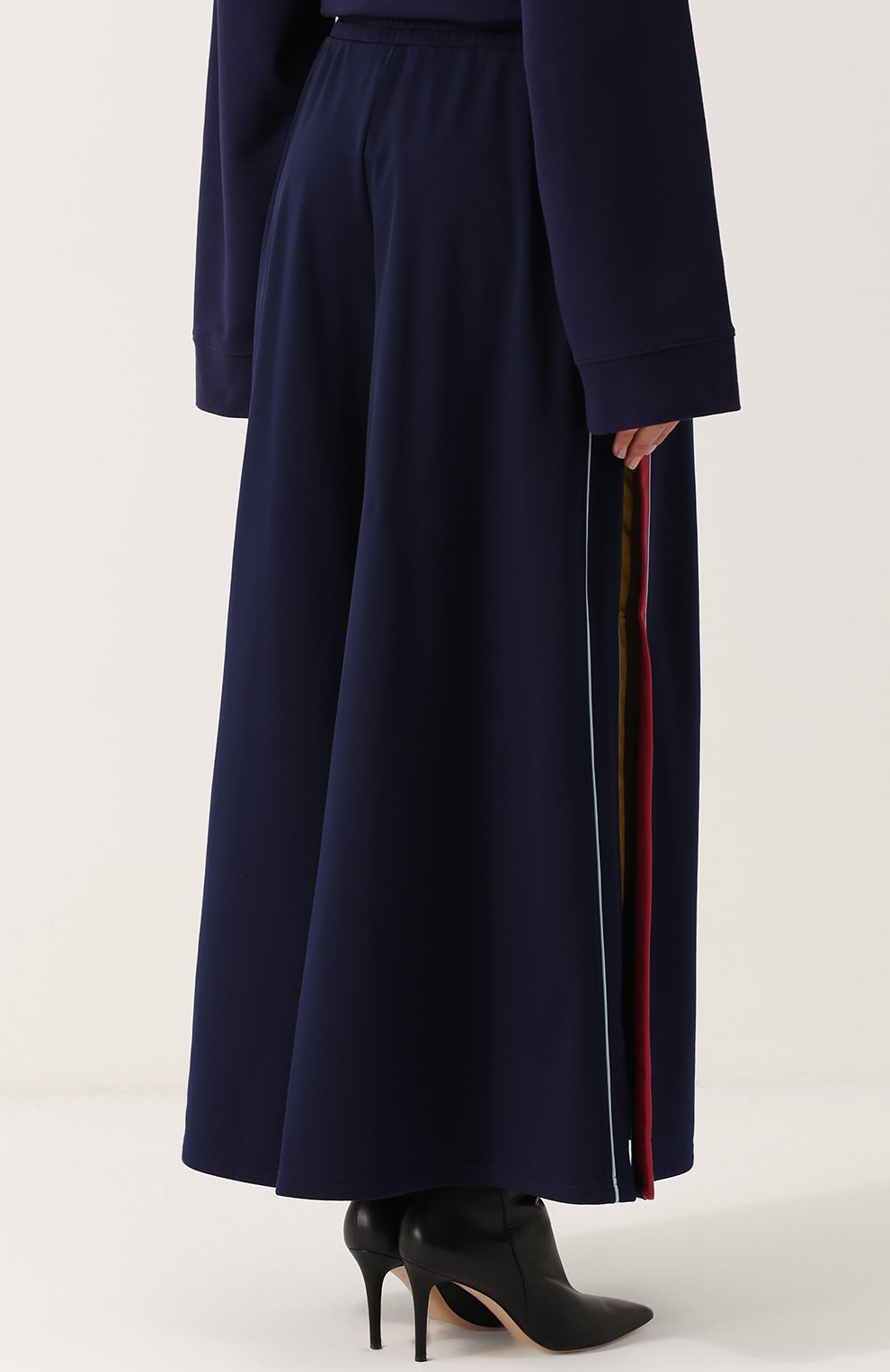 Хлопковые широкие брюки с разрезами FENTY PUMA BY RIHANNA темно-синего цвета по цене 12600 руб., арт. 57576801, фото 4 Хлопковые широкие брюки с разрезами FENTY PUMA BY RIHANNA, арт. 57576801, фото 4