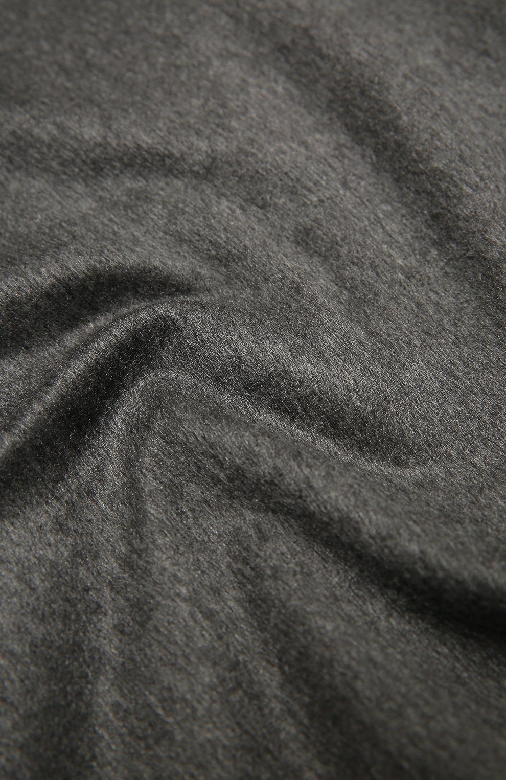 Шелковый плед BRUNELLO CUCINELLI светло-серого цвета по цене 99500 руб., арт. MPAG90133, фото 6 Шелковый плед BRUNELLO CUCINELLI, арт. MPAG90133, фото 6