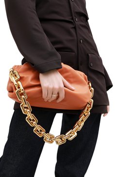 Женская сумка chain pouch BOTTEGA VENETA персикового цвета, арт. 620230/VCP40 | Фото 5 (Сумки-технические: Сумки top-handle; Размер: medium; Материал: Натуральная кожа; Региональные ограничения белый список (Axapta Mercury): RU; Материал сплава: Проставлено; Драгоценные камни: Проставлено)