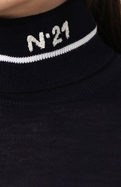 Шерстяная водолазка N21 темно-синего цвета по цене 27400 руб., арт. 19I N2M0/A017/7019, фото 5 Шерстяная водолазка N21, арт. 19I N2M0/A017/7019, фото 5