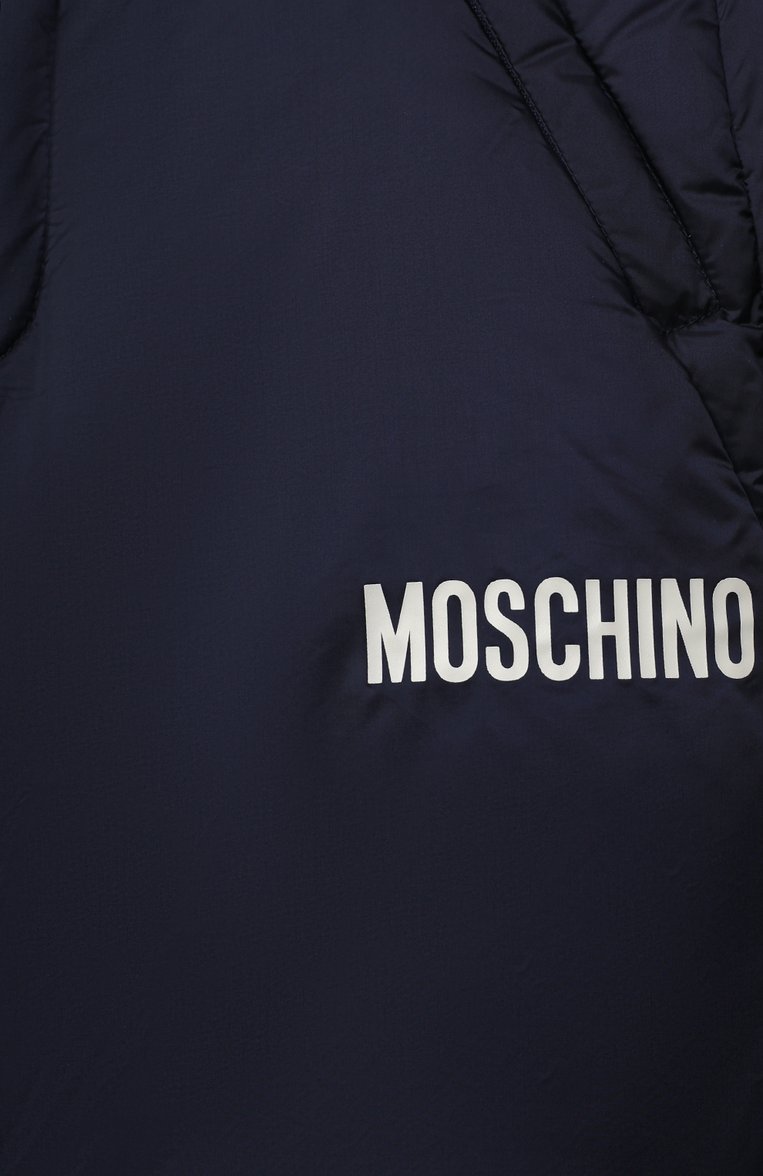 Детские утепленные брюки MOSCHINO синего цвета, арт. HUP04B/L3A22/4A-8A | Фото 3 (Материал внешний: Синтетический материал; Материал подклада: Синтетический материал; Девочки Кросс-КТ: Брюки-одежда; Материал утеплителя: Пух и перо; Кросс-КТ: Утепленные; Нос: Не проставлено; Ростовка одежда: 4 года | 104 см, 5 лет | 110 см, 6 лет | 116 см, 8 лет | 128 см)