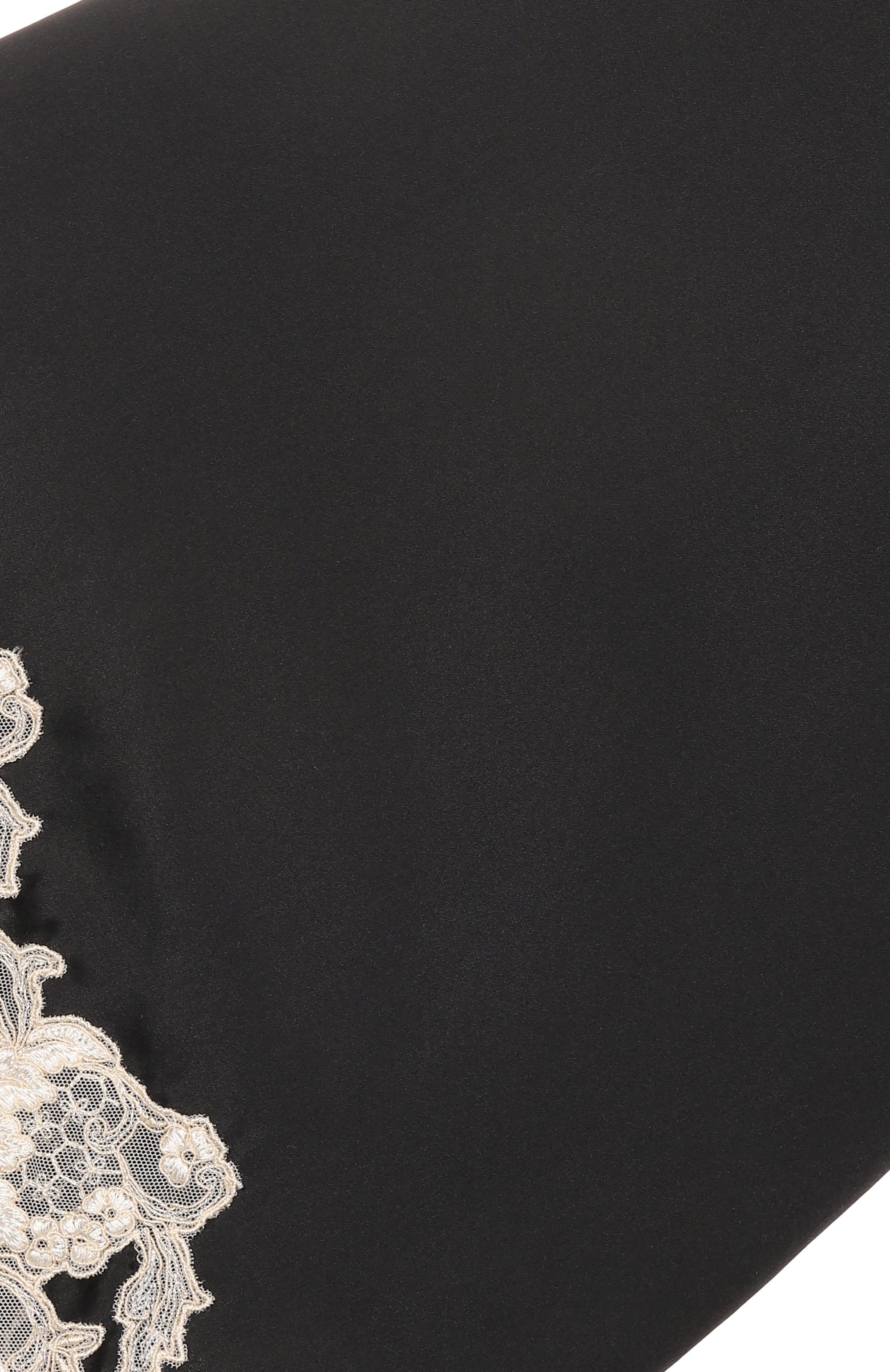 Шелковый халат C.ALLA черного цвета по цене 139500 руб., арт. 333/L0NG, фото 6 Шелковый халат C.ALLA, арт. 333/L0NG, фото 6