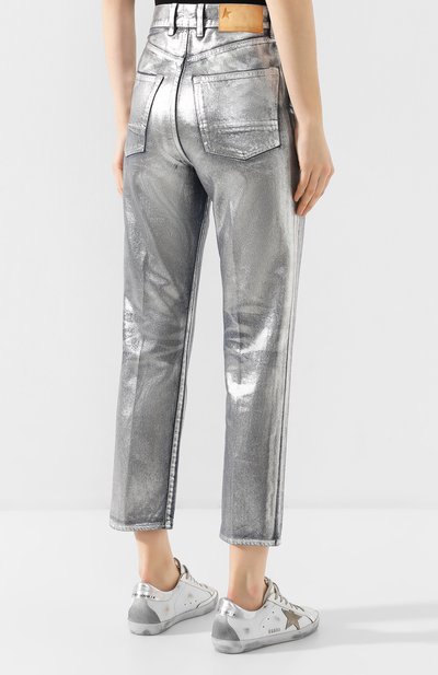 Джинсы GOLDEN GOOSE DELUXE BRAND серебряного цвета по цене 45700 руб., арт. G36WP015.A1, фото 4 Джинсы GOLDEN GOOSE DELUXE BRAND, арт. G36WP015.A1, фото 4