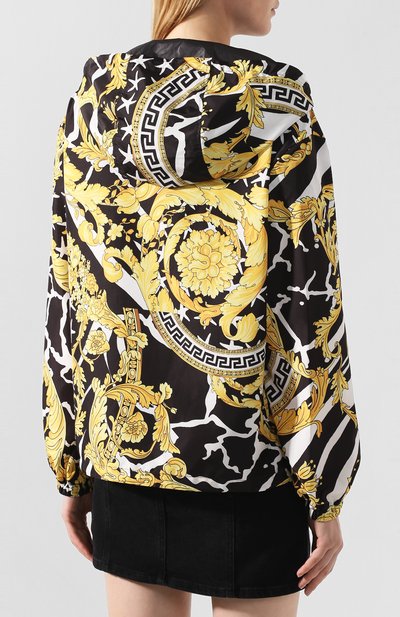 Куртка с принтом VERSACE разноцветного цвета по цене 137000 руб., арт. A84010/A231034, фото 4 Куртка с принтом VERSACE, арт. A84010/A231034, фото 4