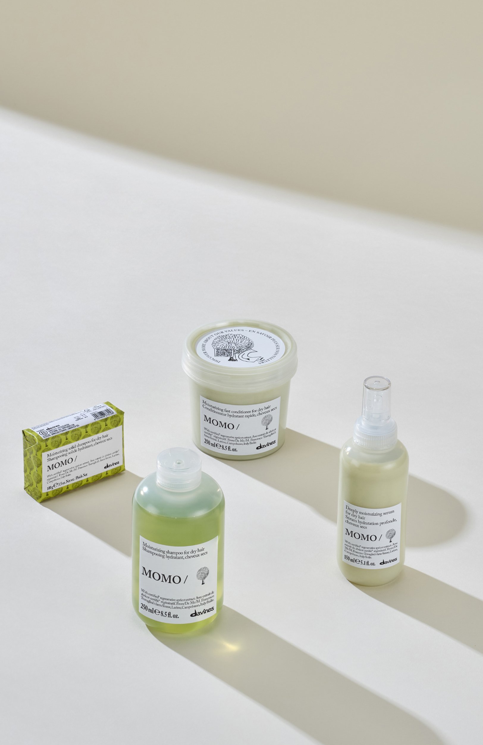 Твердый шампунь для сухих и нормальных волос momo (100g) DAVINES бесцветного цвета по цене 3890 руб., арт. 70043, фото 3 Твердый шампунь для сухих и нормальных волос momo (100g) DAVINES, арт. 70043, фото 3
