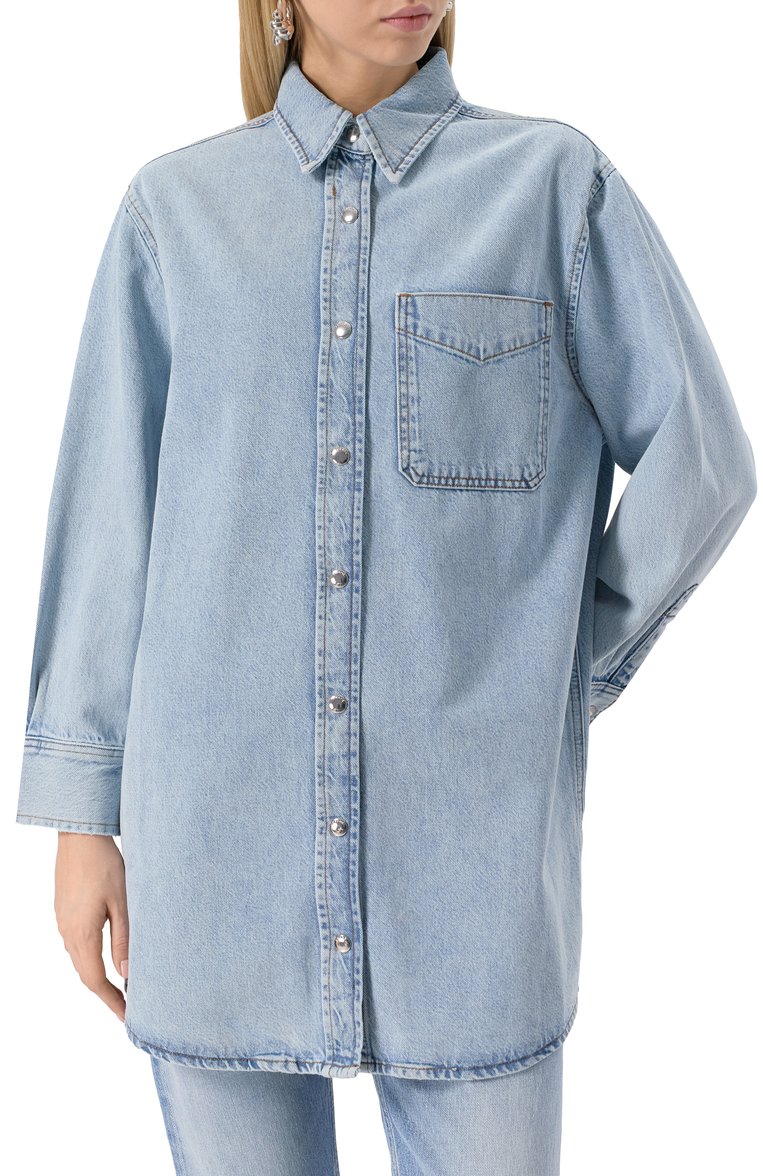 Женская джинсовая рубашка FRAME DENIM голубого цвета, арт. WP25DDR002 | Фото 3 (Рукава: Длинные; Драгоценные камни: Проставлено; Материал сплава: Проставлено; Длина (для топов): Удлиненные; Принт: Без принта; Материал внешний: Деним, Хлопок; Стили: Кэжуэл; Кросс-КТ: Деним; Женское Кросс-КТ: Рубашка-одежда)