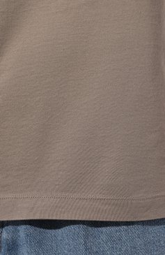 Мужская хлопковая футболка TRANSIT коричневого цвета, арт. CFUTRV2370 | Фото 5 (Принт: Без принта; Рукава: Ко�роткие; Длина (для топов): Стандартные; Материал сплава: Проставлено; Материал внешний: Хлопок; Драгоценные камни: Проставлено; Стили: Кэжуэл)