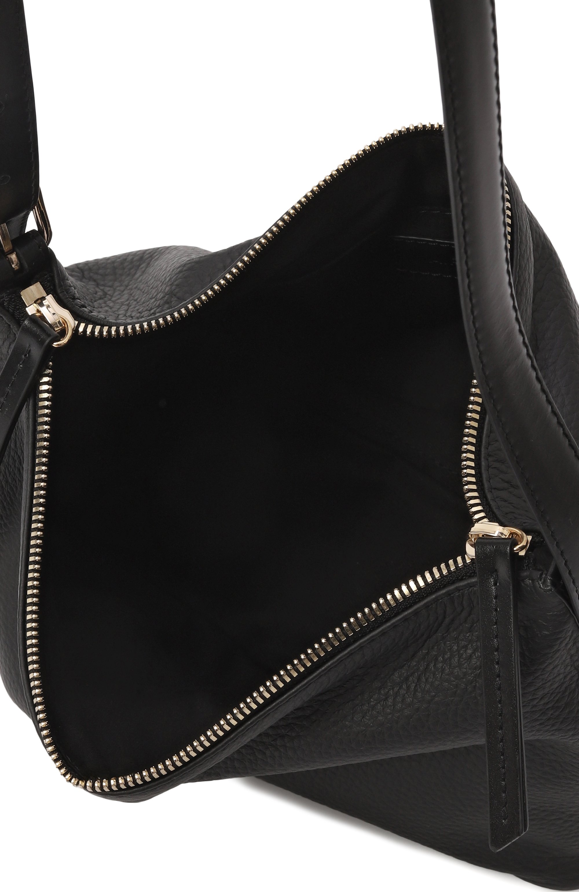 Сумка vera A.P.C. черного цвета по цене 54100 руб., арт. PXCBL-F61974, фото 5 Сумка vera A.P.C., арт. PXCBL-F61974, фото 5