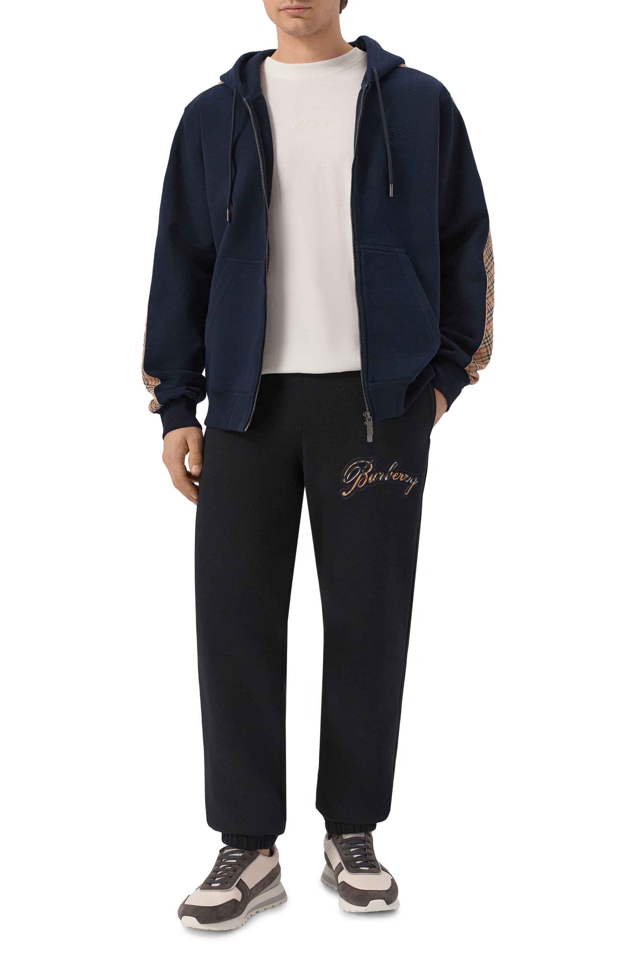 Хлопковые джоггеры BURBERRY черного цвета по цене 99500 руб., арт. 8119057, фото 2 Хлопковые джоггеры BURBERRY, арт. 8119057, фото 2