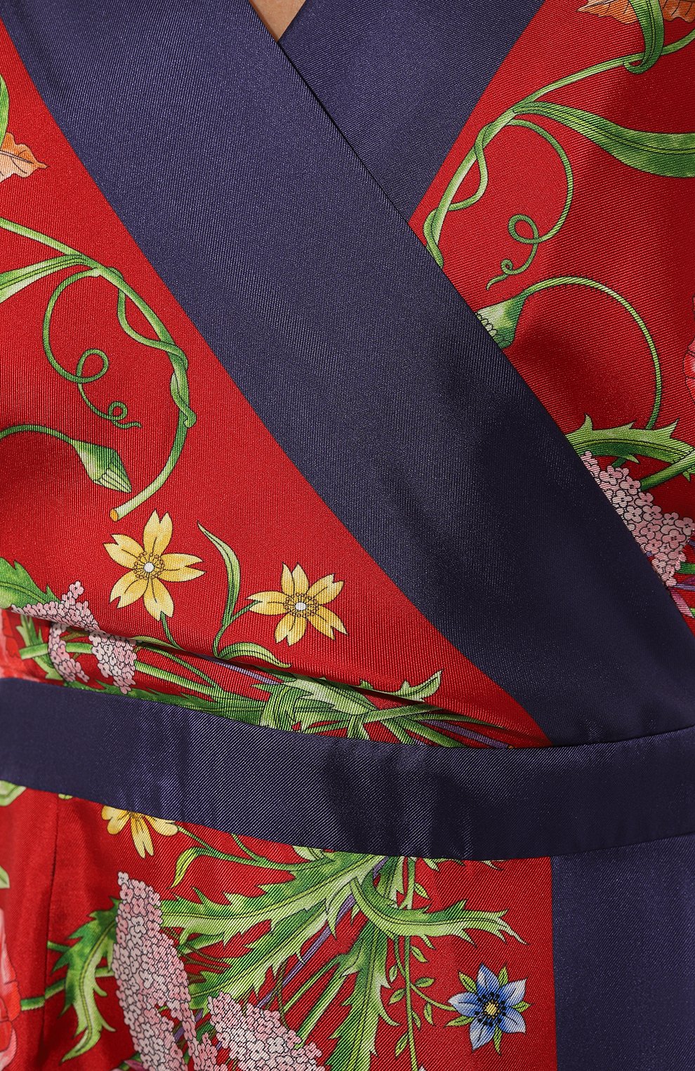 Атласное платье GUCCI красного цвета по цене 403200 руб., арт. 676196 ZAH61, фото 5 Атласное платье GUCCI, арт. 676196 ZAH61, фото 5