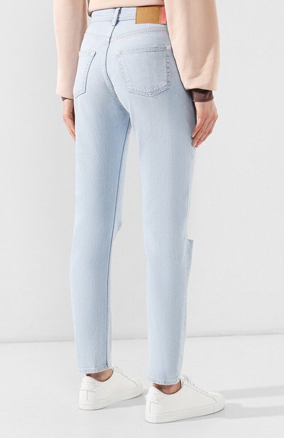 Джинсы с потертостями ACNE STUDIOS голубого цвета по цене 24800 руб., арт. A00045, фото 4 Джинсы с потертостями ACNE STUDIOS, арт. A00045, фото 4