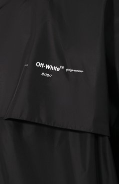 Мужская куртка OFF-WHITE черного цвета, арт. 0MEB014R20G450211001 | Фото 5 (Материал подклада: Синтетический материал; Материал внешний: Синтетический материал; Статус проверки: Проверена категория; Длина (верхняя одежда): До середины бедра; Мужское Кросс-КТ: Верхняя одежда; Рукава: Длинные; Кросс-КТ: Ветровки, Куртка, Легкие; Драгоценные камни: Проставлено; Материал сплава: Проставлено; Стили: Кэжуэл)