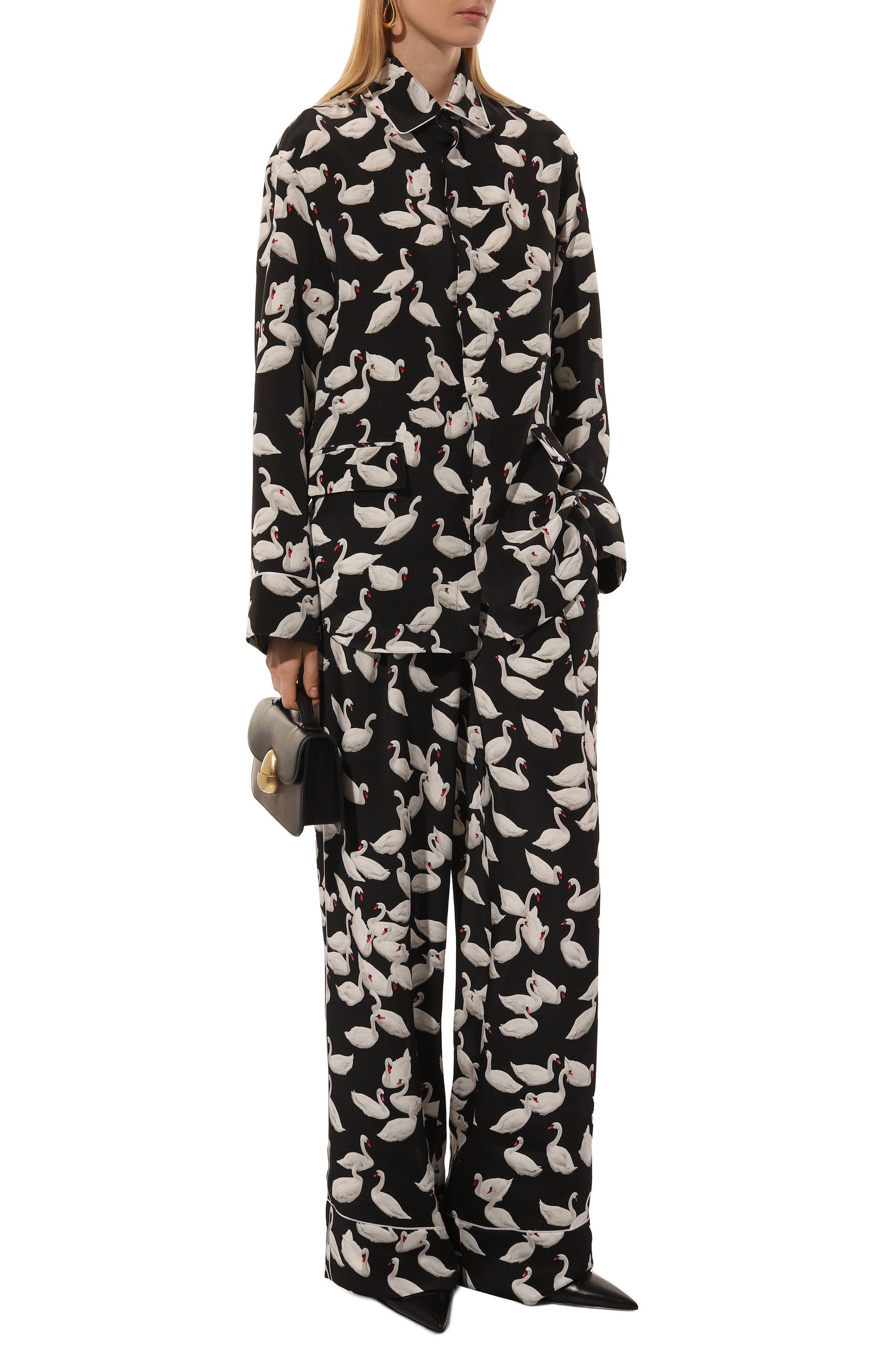 Шелковая рубашка GOOROO черного цвета по цене 75330 руб., арт. SH014-2002-9901-FW24/25, фото 2 Шелковая рубашка GOOROO, арт. SH014-2002-9901-FW24/25, фото 2