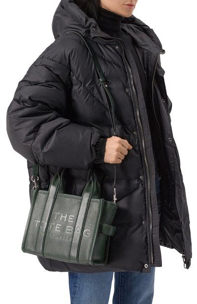 Сумка the tote bag small MARC JACOBS (THE) темно-зеленого цвета по цене 67300 руб., арт. H009L01SP21, фото 2 Сумка the tote bag small MARC JACOBS (THE), арт. H009L01SP21, фото 2