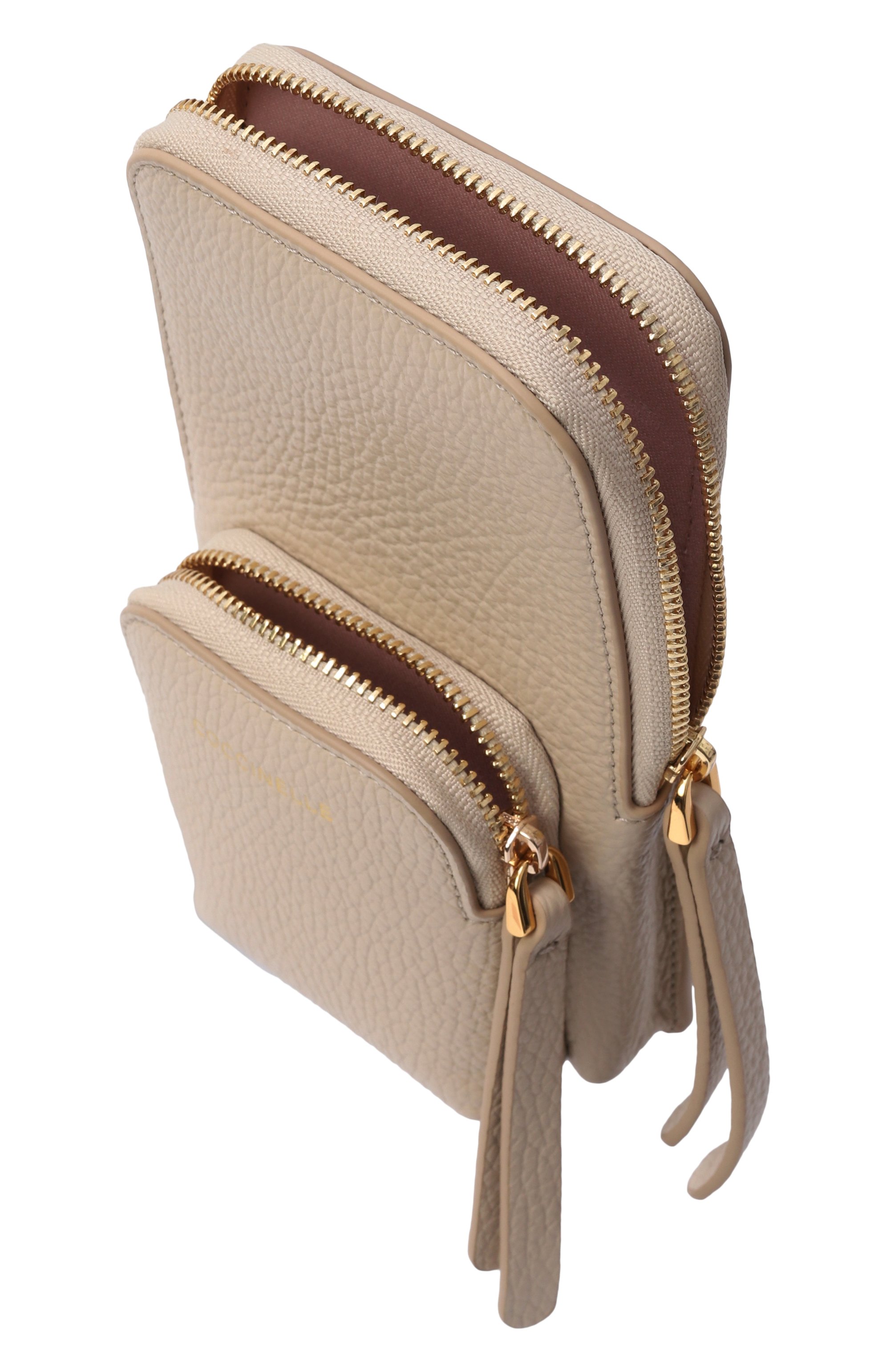 Кожаный чехол pixie для телефона COCCINELLE светло-бежевого цвета по цене 19950 руб., арт. E5PM0270101, фото 3 Кожаный чехол pixie для телефона COCCINELLE, арт. E5PM0270101, фото 3