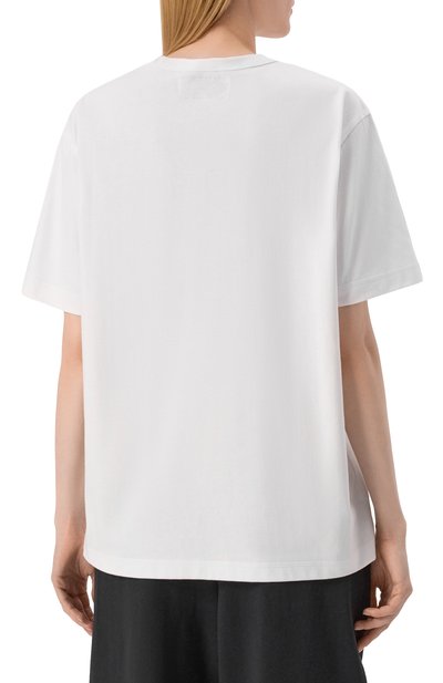 Хлопковая футболка AECA WHITE белого цвета по цене 12090 руб., арт. AWCMSSBDTTSST006C0.WHITE (M), фото 4 Хлопковая футболка AECA WHITE, арт. AWCMSSBDTTSST006C0.WHITE (M), фото 4