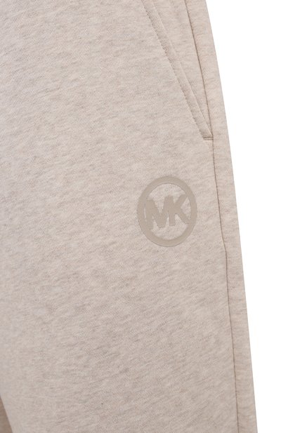 Хлопковые джоггеры MICHAEL MICHAEL KORS кремового цвета по цене 18200 руб., арт. MS1301023G, фото 5 Хлопковые джоггеры MICHAEL MICHAEL KORS, арт. MS1301023G, фото 5