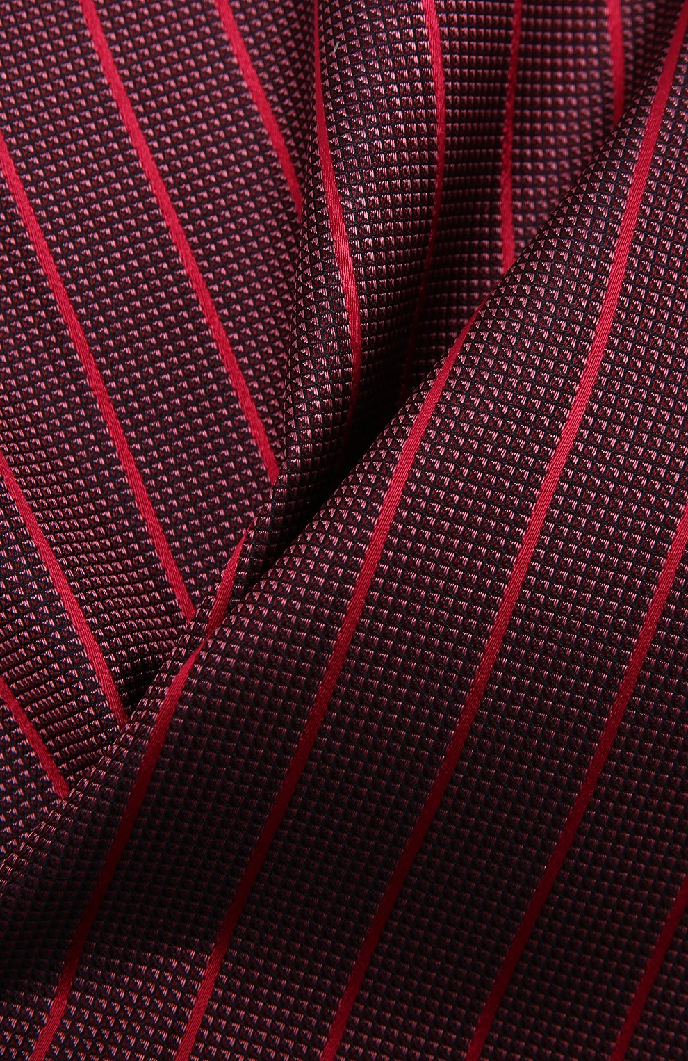 Шелковый платок GIORGIO ARMANI бордового цвета по цене 11850 руб., арт. 360023/2R914, фото 2 Шелковый платок GIORGIO ARMANI, арт. 360023/2R914, фото 2