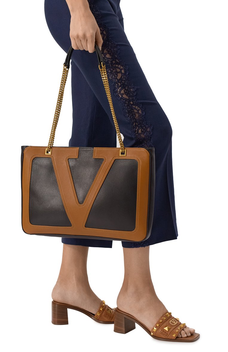Женская сумка viva superstar medium VALENTINO черного цвета, арт. 6W2B0R13/PTJ | Фото 2 (Размер: medium; Автоматизация ТО: Проставлено; Материал: Натуральная кожа; Автоматизация состава: Проставлено; Ремень/цепочка: На ремешке)