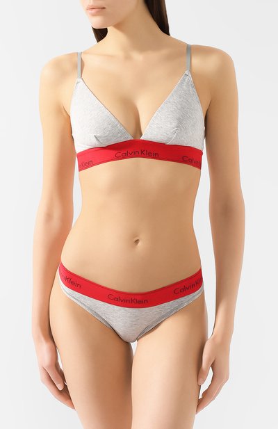 Треугольный бюстгальтер CALVIN KLEIN серого цвета по цене 3290 руб., арт. QF1061E, фото 2 Треугольный бюстгальтер CALVIN KLEIN, арт. QF1061E, фото 2