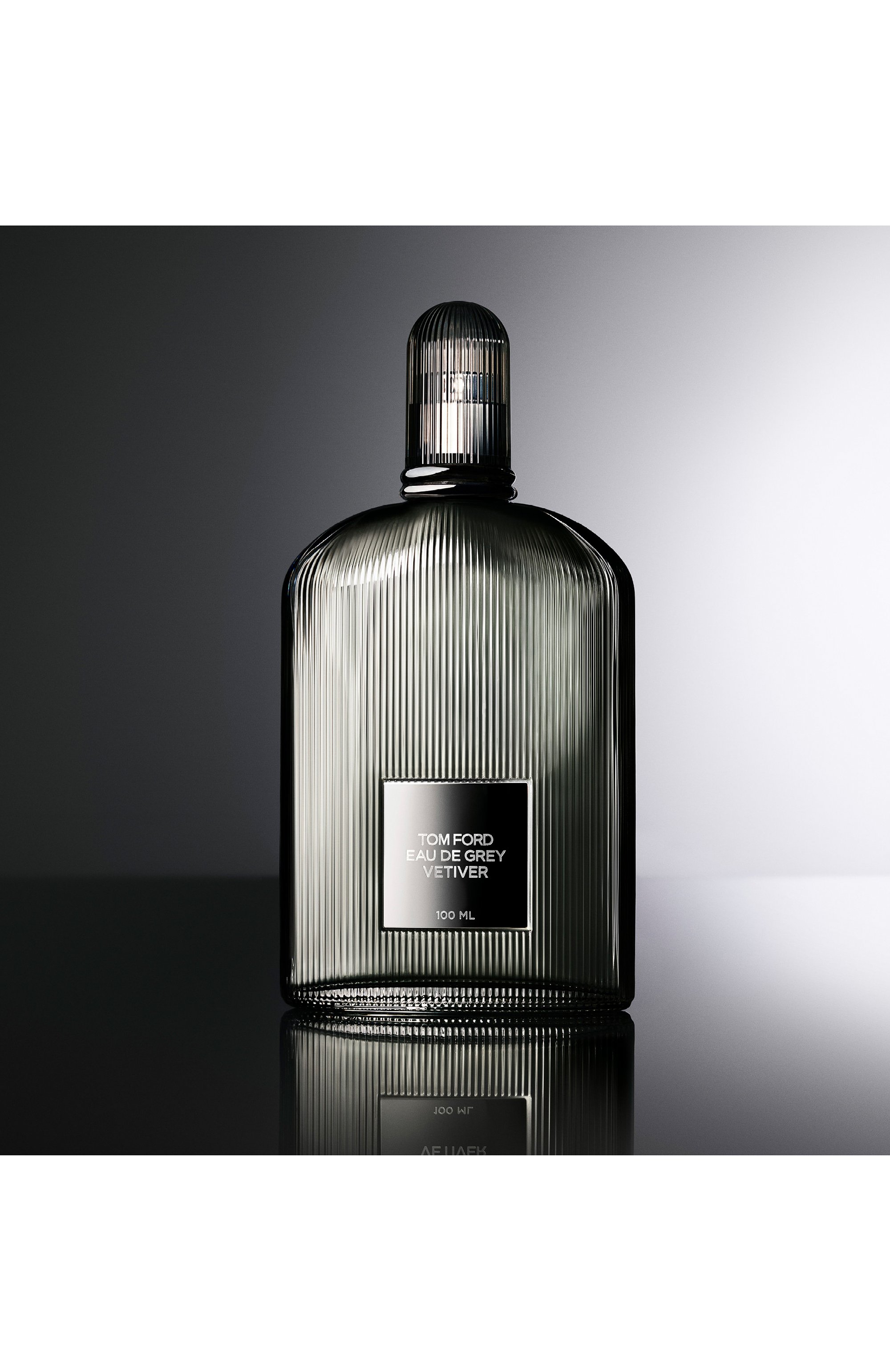 Туалетная вода eau de grey vetiver (100ml) TOM FORD бесцветного цвета по цене 21590 руб., арт. T3S4-01, фото 2 Туалетная вода eau de grey vetiver (100ml) TOM FORD, арт. T3S4-01, фото 2