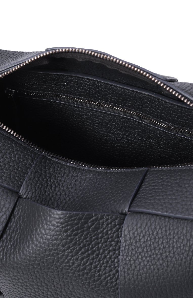 Мужская сумка arco medium BOTTEGA VENETA темно-серого цвета, арт. 731165 V4FV1 | Фото 5 (Ремень/цепочка: На ремешке; Размер: medium; Материал: Натуральная кожа; Автоматизация ТО: Проставлено; Автоматизация состава: Проставлено)