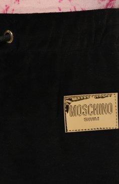 Мужские хлопковые джоггеры MOSCHINO черного цвета, арт. A6706/9509 | Фото 5 (Длина (брюки, джинсы): Стандартные; Кросс-КТ: домашняя одежда; Материал сплава: Проставлено; Материал внешний: Хлопок; Драгоценные камни: Проставлено)