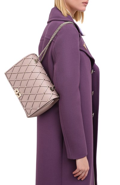 Сумка beehive VALENTINO бежевого цвета по цене 236500 руб., арт. UW2B0H40/HTL, фото 5 Сумка beehive VALENTINO, арт. UW2B0H40/HTL, фото 5