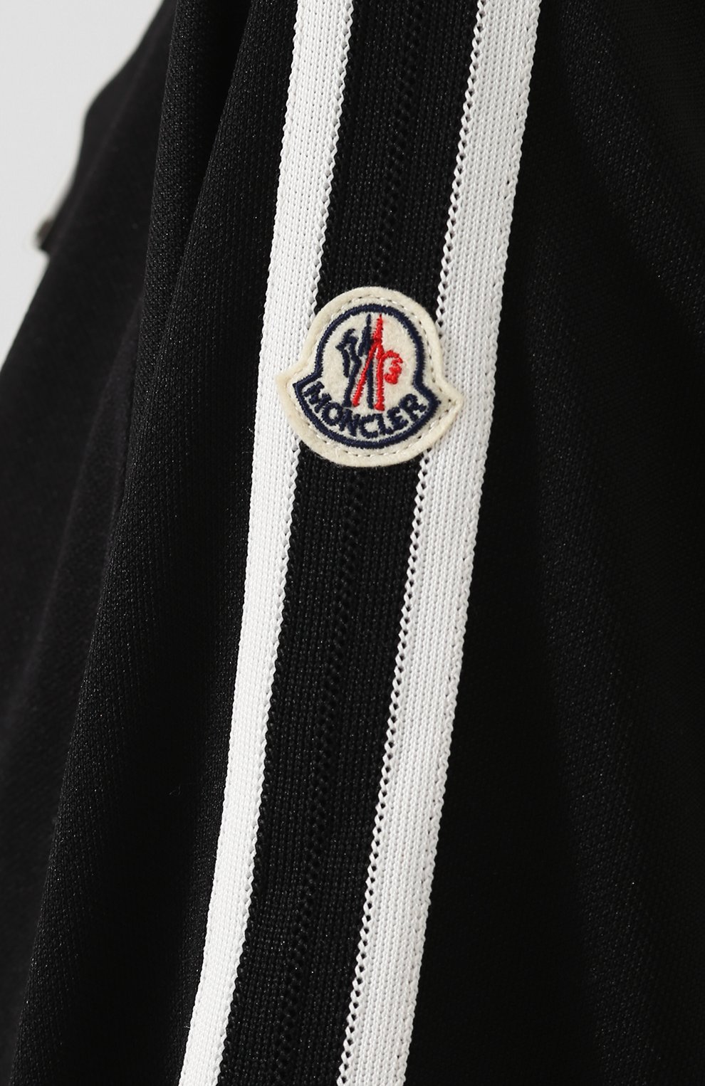 Кардиган на молнии с контрастной отделкой MONCLER черного цвета по цене 69950 руб., арт. D2-093-84566-00-829B5, фото 5 Кардиган на молнии с контрастной отделкой MONCLER, арт. D2-093-84566-00-829B5, фото 5