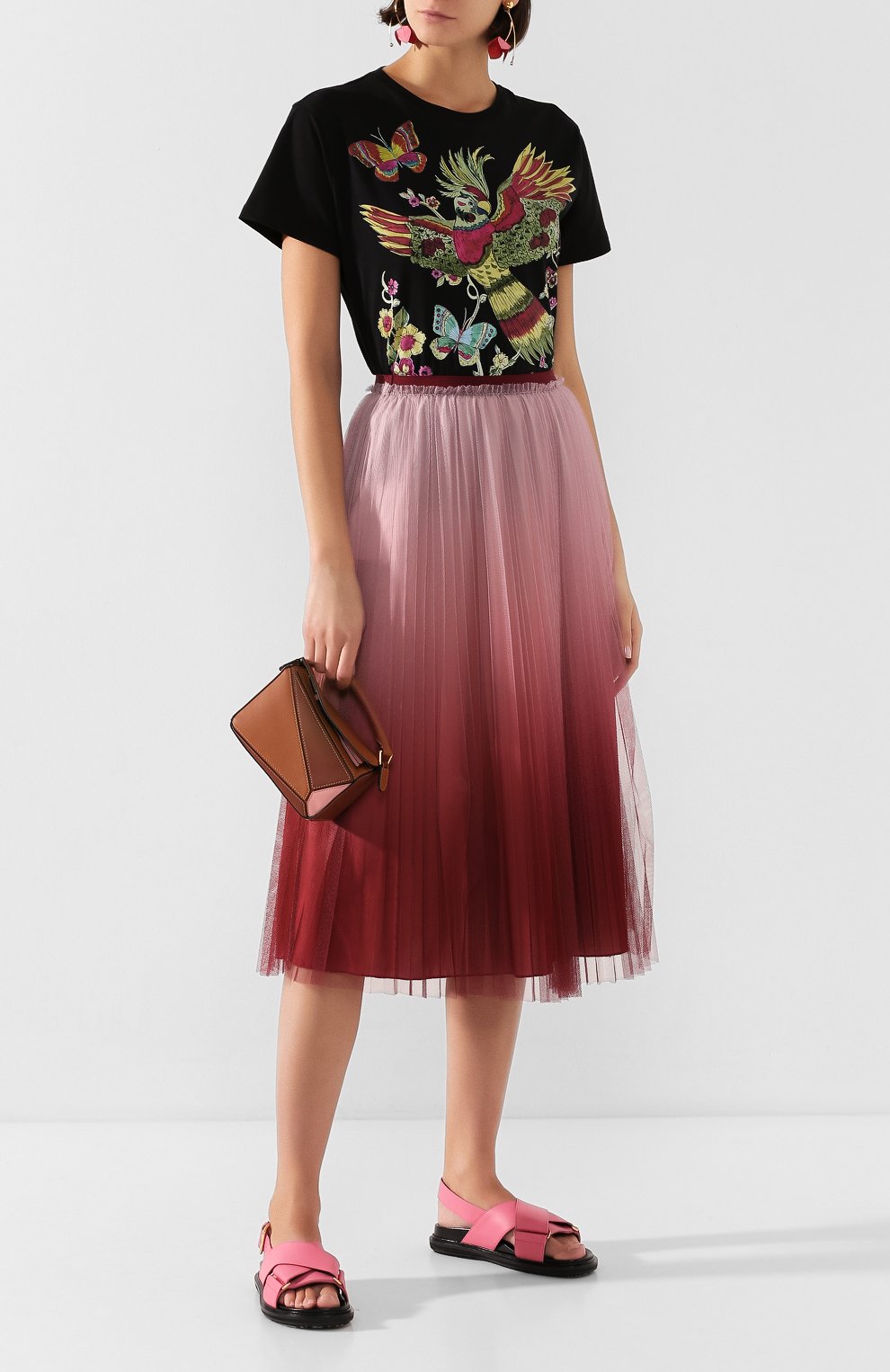 Хлопковая футболка REDVALENTINO черного цвета по цене 14450 руб., арт. TR0MG06B/544, фото 2 Хлопковая футболка REDVALENTINO, арт. TR0MG06B/544, фото 2