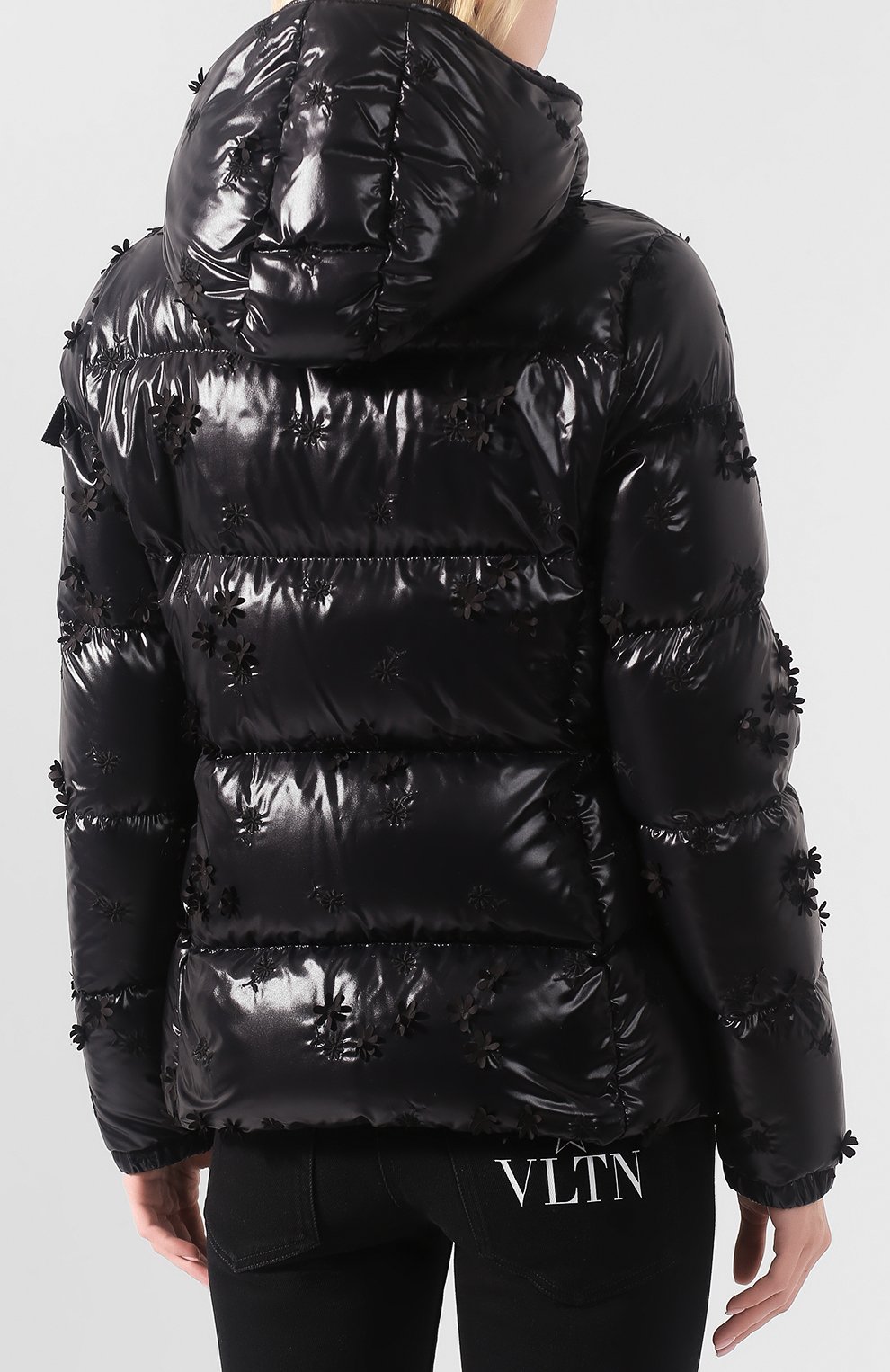 Пуховик 4 moncler simone rocha MONCLER GENIUS черного цвета по цене 187500 руб., арт. F1-09W-1A510-00-6899N, фото 4 Пуховик 4 moncler simone rocha MONCLER GENIUS, арт. F1-09W-1A510-00-6899N, фото 4