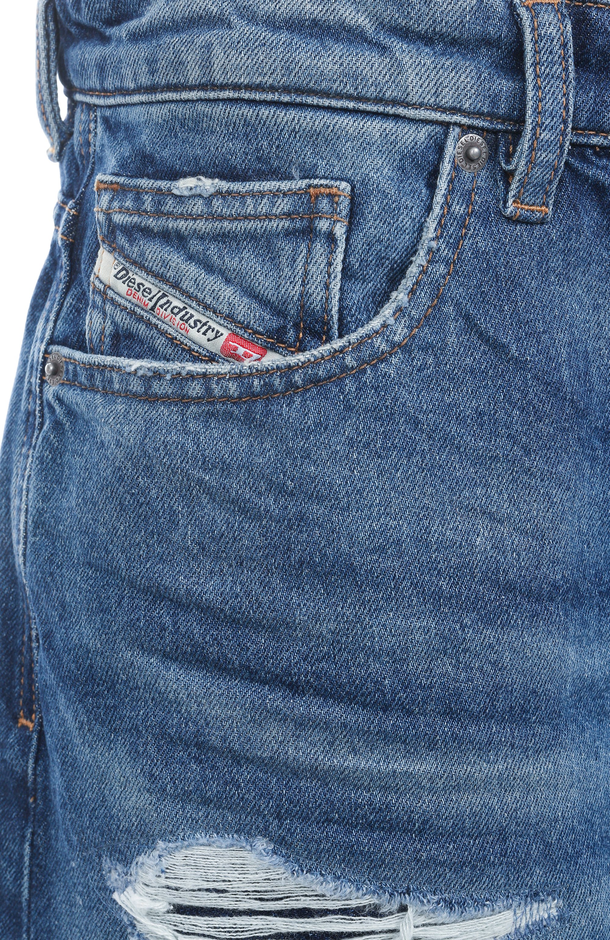 Джинсовые шорты DIESEL синего цвета по цене 21150 руб., арт. A14051/0GRDY, фото 6 Джинсовые шорты DIESEL, арт. A14051/0GRDY, фото 6