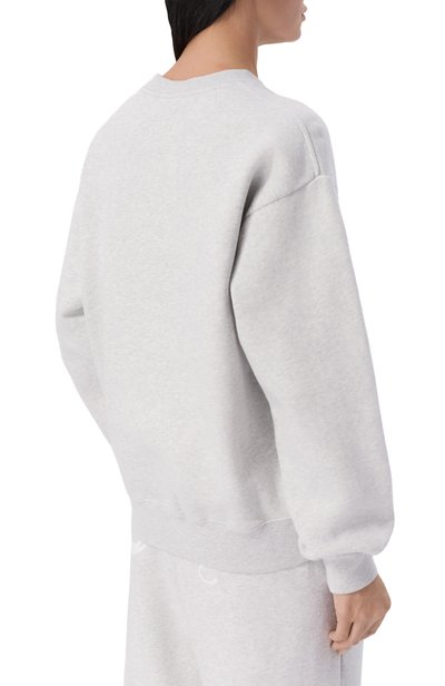 Хлопковый свитшот sporty & rich x juicy couture SPORTY AND RICH серого цвета по цене 32200 руб., арт. ST071716691GY03/JUICY EMBLEM CREWNECK, фото 4 Хлопковый свитшот sporty & rich x juicy couture SPORTY AND RICH, арт. ST071716691GY03/JUICY EMBLEM CREWNECK, фото 4