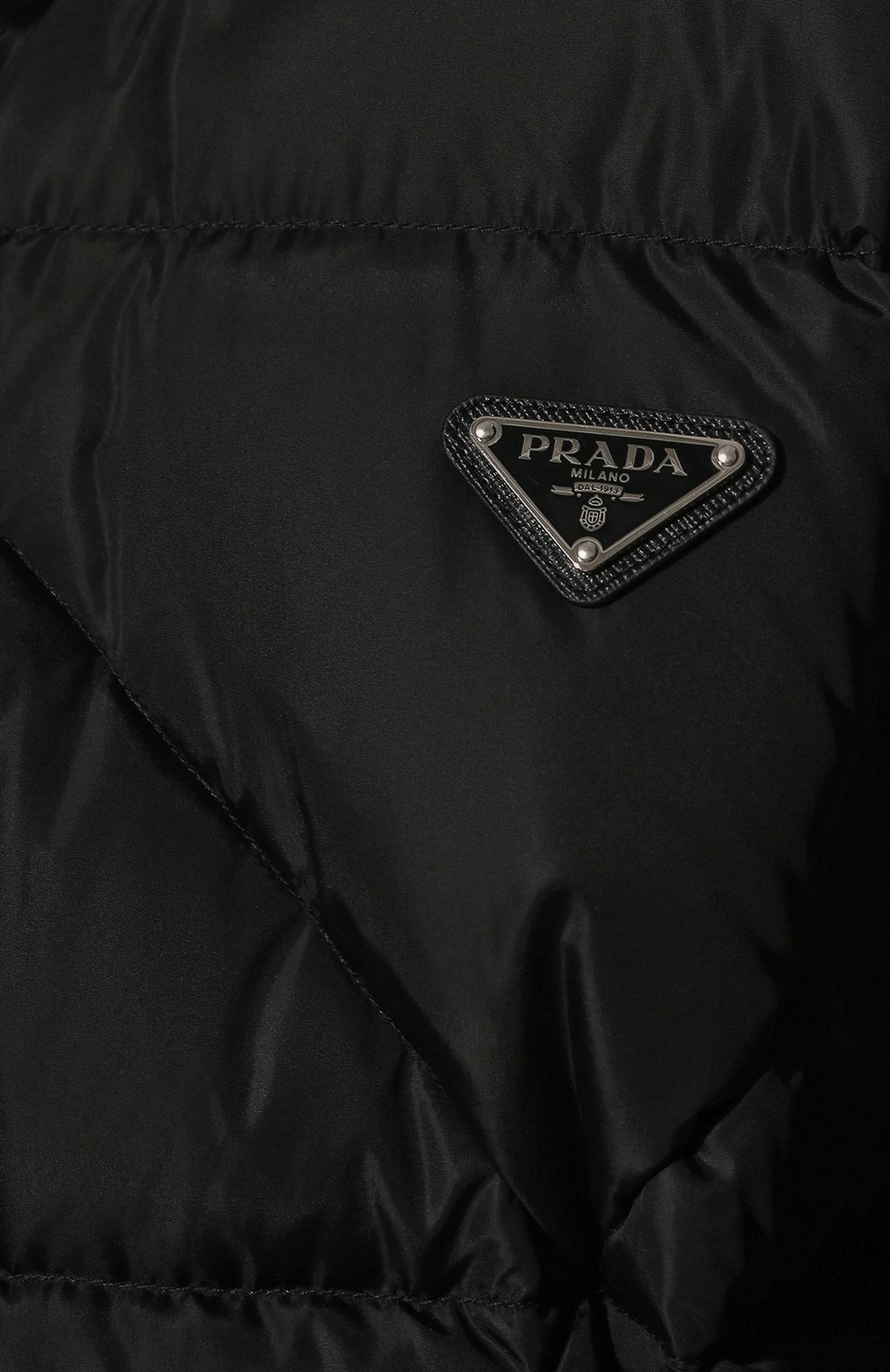 Пуховик PRADA черного цвета по цене 310000 руб., арт. 29Y960-1WQ9-F0002-212, фото 5 Пуховик PRADA, арт. 29Y960-1WQ9-F0002-212, фото 5