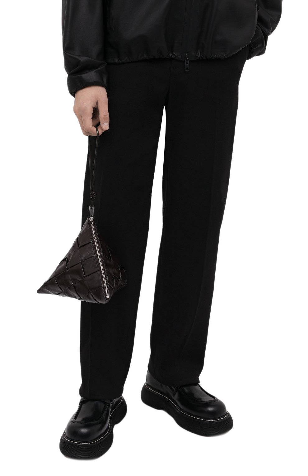 Кожаный клатч BOTTEGA VENETA темно-коричневого цвета по цене 79950 руб., арт. 667045/VCQ72, фото 2 Кожаный клатч BOTTEGA VENETA, арт. 667045/VCQ72, фото 2