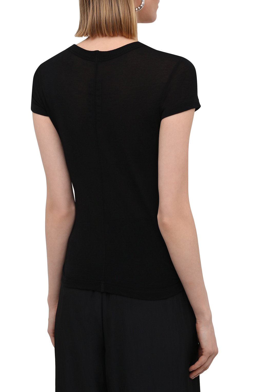 Футболка из вискозы и шелка RICK OWENS черного цвета по цене 25650 руб., арт. RP21S3235/JS, фото 4 Футболка из вискозы и шелка RICK OWENS, арт. RP21S3235/JS, фото 4