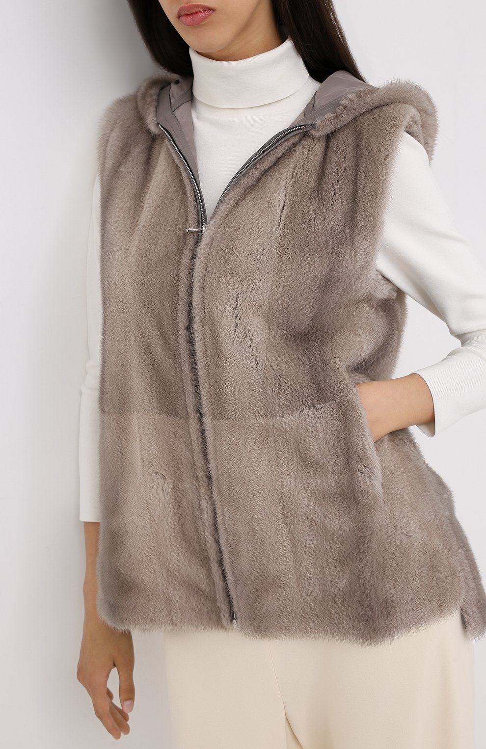 Жилет из меха норки LORO PIANA серого цвета по цене 1865000 руб., арт. FAI2580, фото 3 Жилет из меха норки LORO PIANA, арт. FAI2580, фото 3