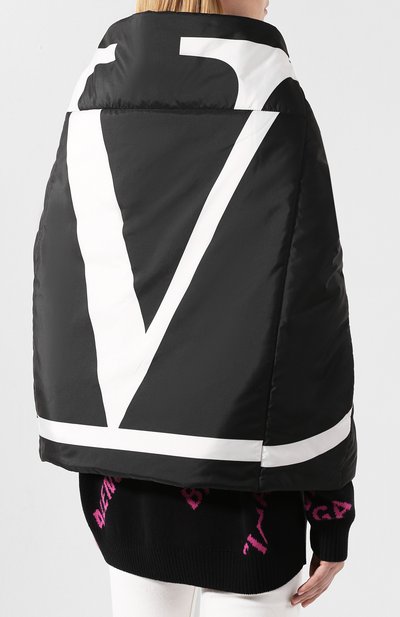 Накидка VALENTINO черного цвета по цене 98400 руб., арт. SW2ED007/DWZ, фото 4 Накидка VALENTINO, арт. SW2ED007/DWZ, фото 4