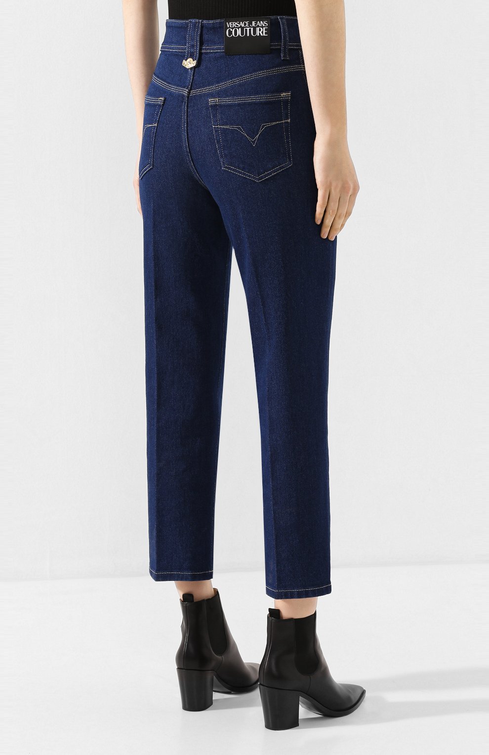 Джинсы VERSACE JEANS COUTURE синего цвета по цене 22600 руб., арт. A1HVA0TI-VDP515/A0B54, фото 4 Джинсы VERSACE JEANS COUTURE, арт. A1HVA0TI-VDP515/A0B54, фото 4